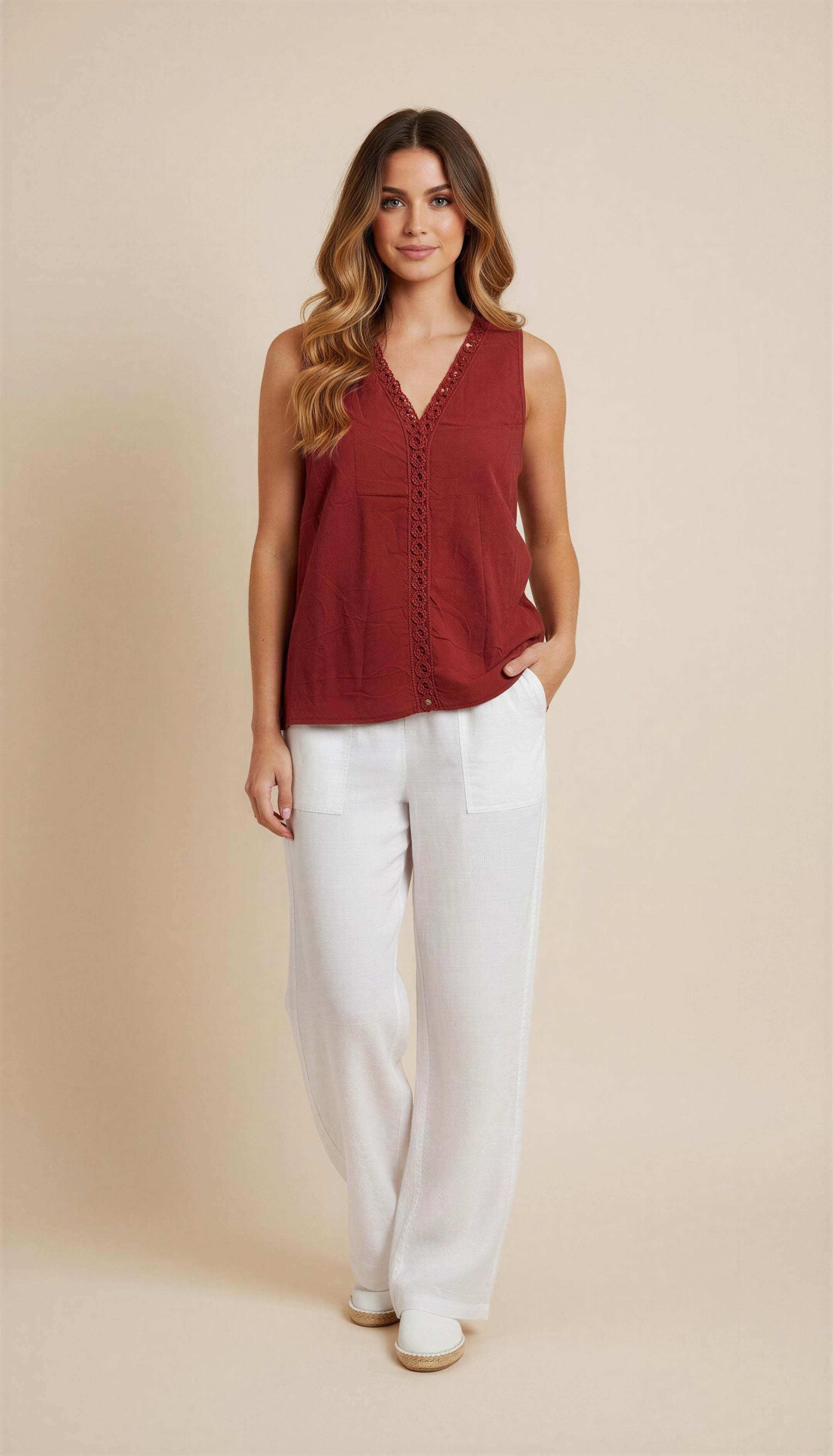 Blusa sin mangas color vino