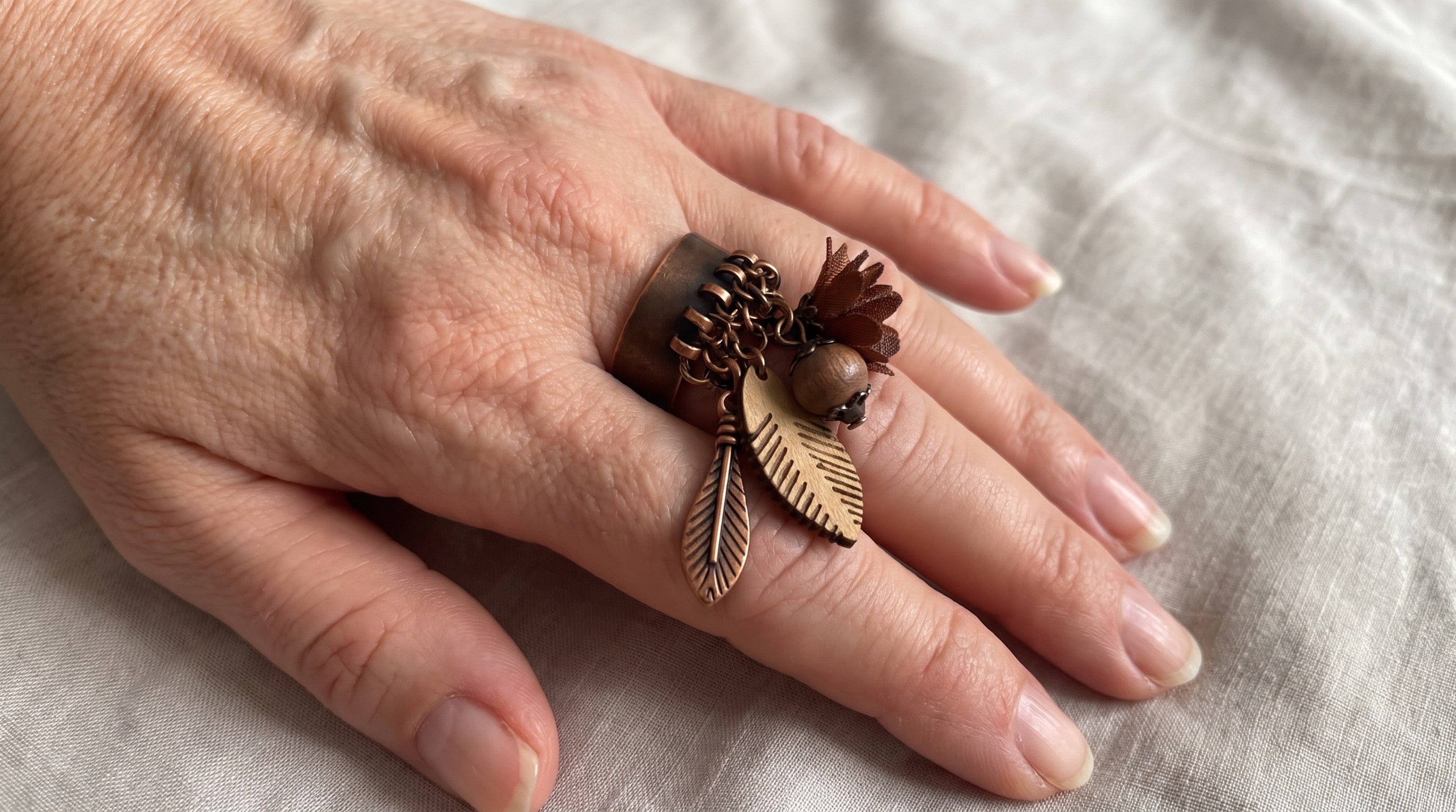 Anillo Bronce Ajustable Flores y Hojas | Naturaleza en tu mano