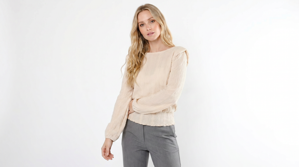 Blusa Beige Fresca: Elegancia que Combina con Todo