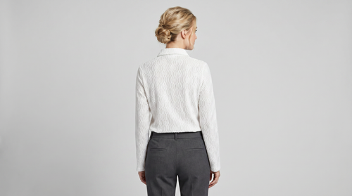 Blusa Blanca de Encaje: Refinamiento en Cada Detalle
