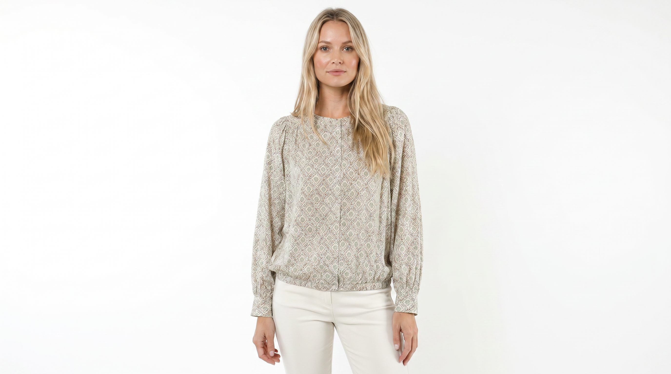 Blusa Beige Fresca: Elegancia Ligera para Tu Día a Día