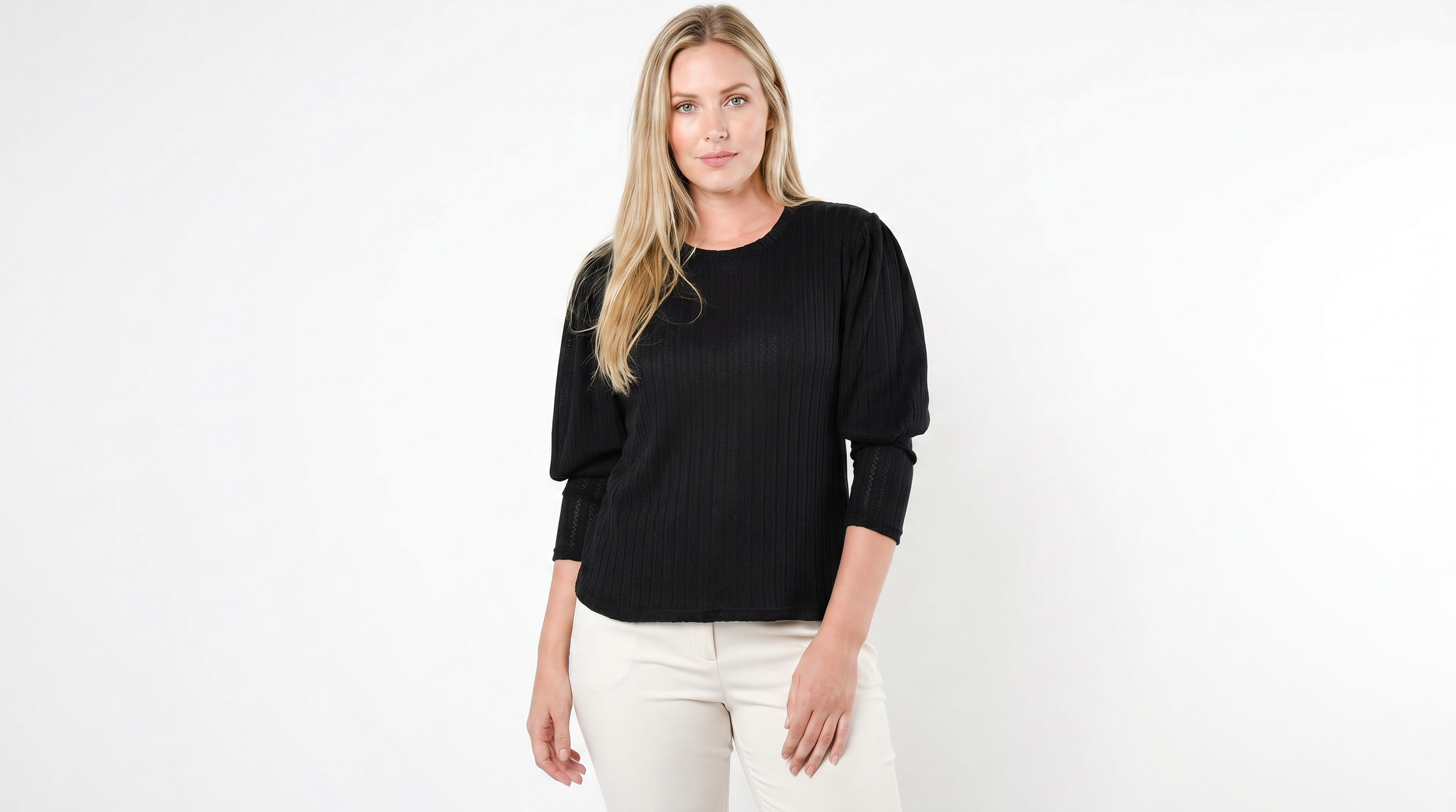Blusa Drapeada de Algodón: Elegancia Versátil en Beige o Negro