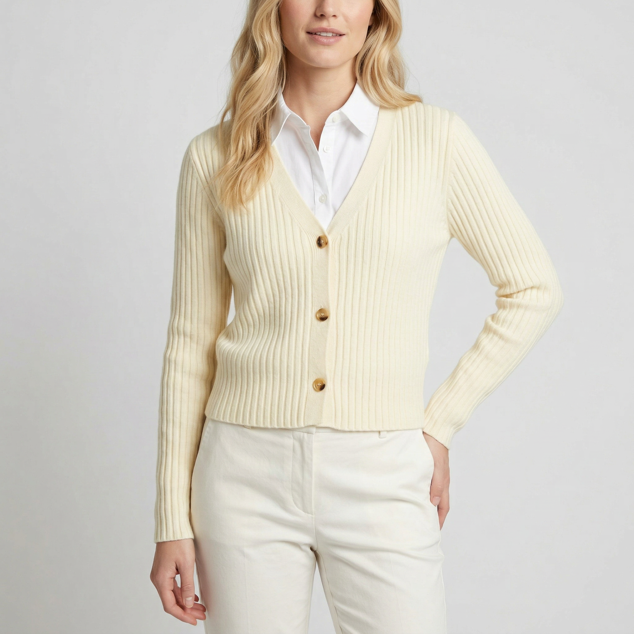 Cardigan con botones dorados