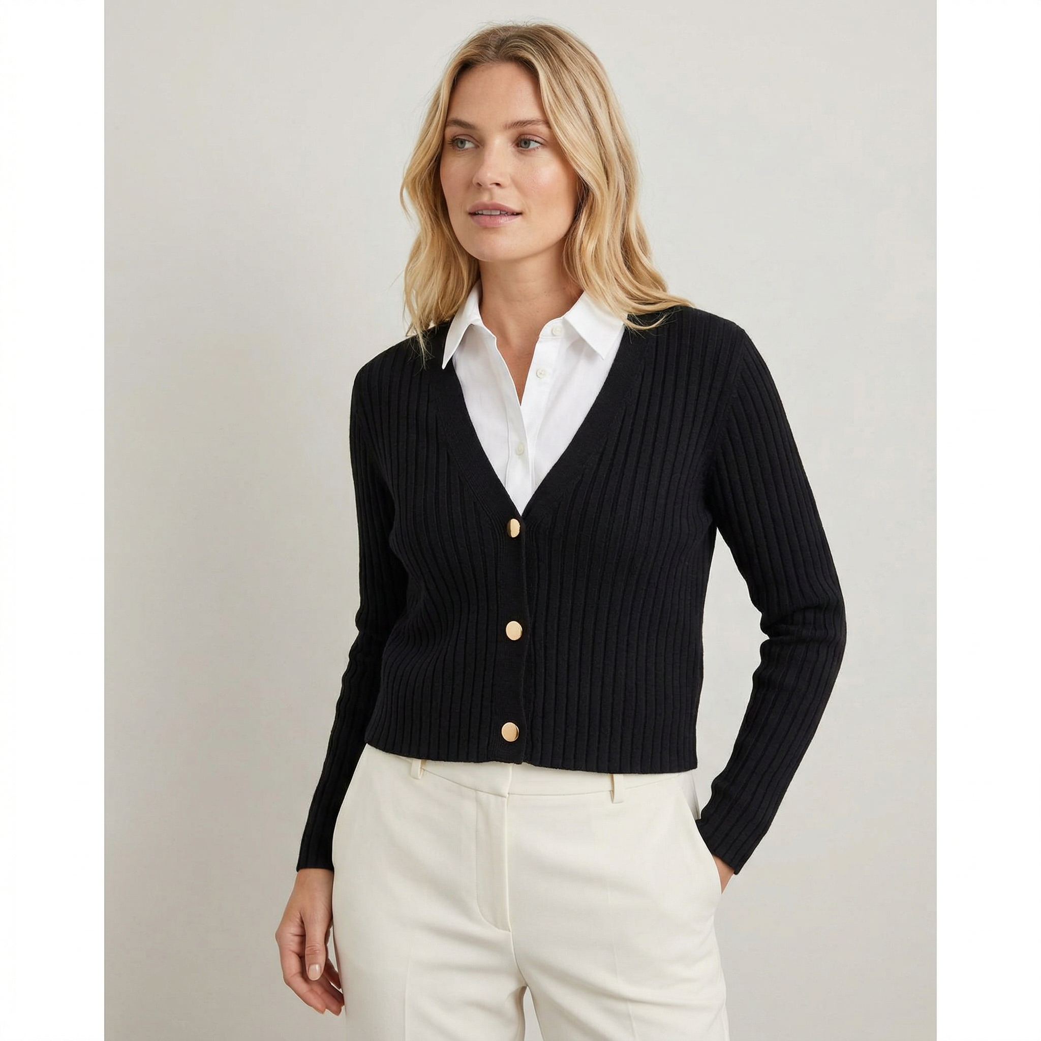 Cardigan con botones dorados