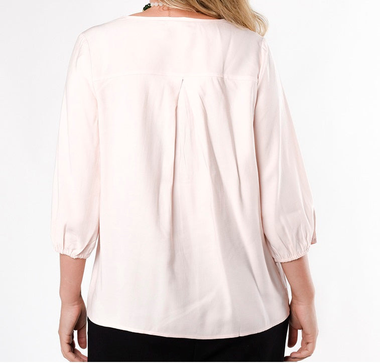 Blusa Rosa Ultra Fresca para un Look Impecable