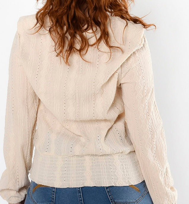 Blusa Beige Fresca: Elegancia que Combina con Todo