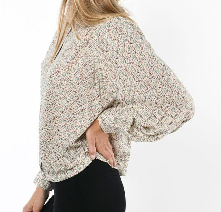 Blusa Beige Fresca: Elegancia Ligera para Tu Día a Día