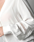 Blusa Blanca: Estilo Moderno y Ligero