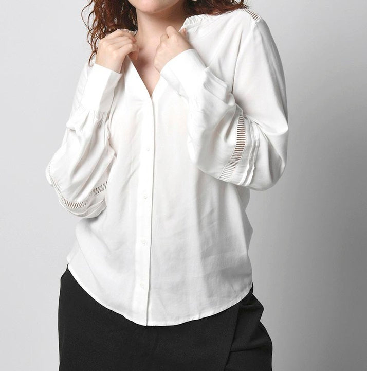 Blusa Blanca: Estilo Moderno y Ligero