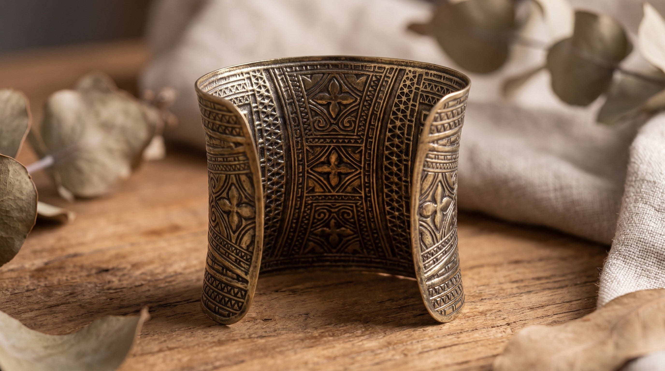 Pulsera Ancha Bronce | Accesorio Elegante