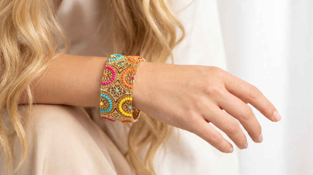 Pulsera Multicolor Artesanal – Arte y Color en Tu Muñeca
