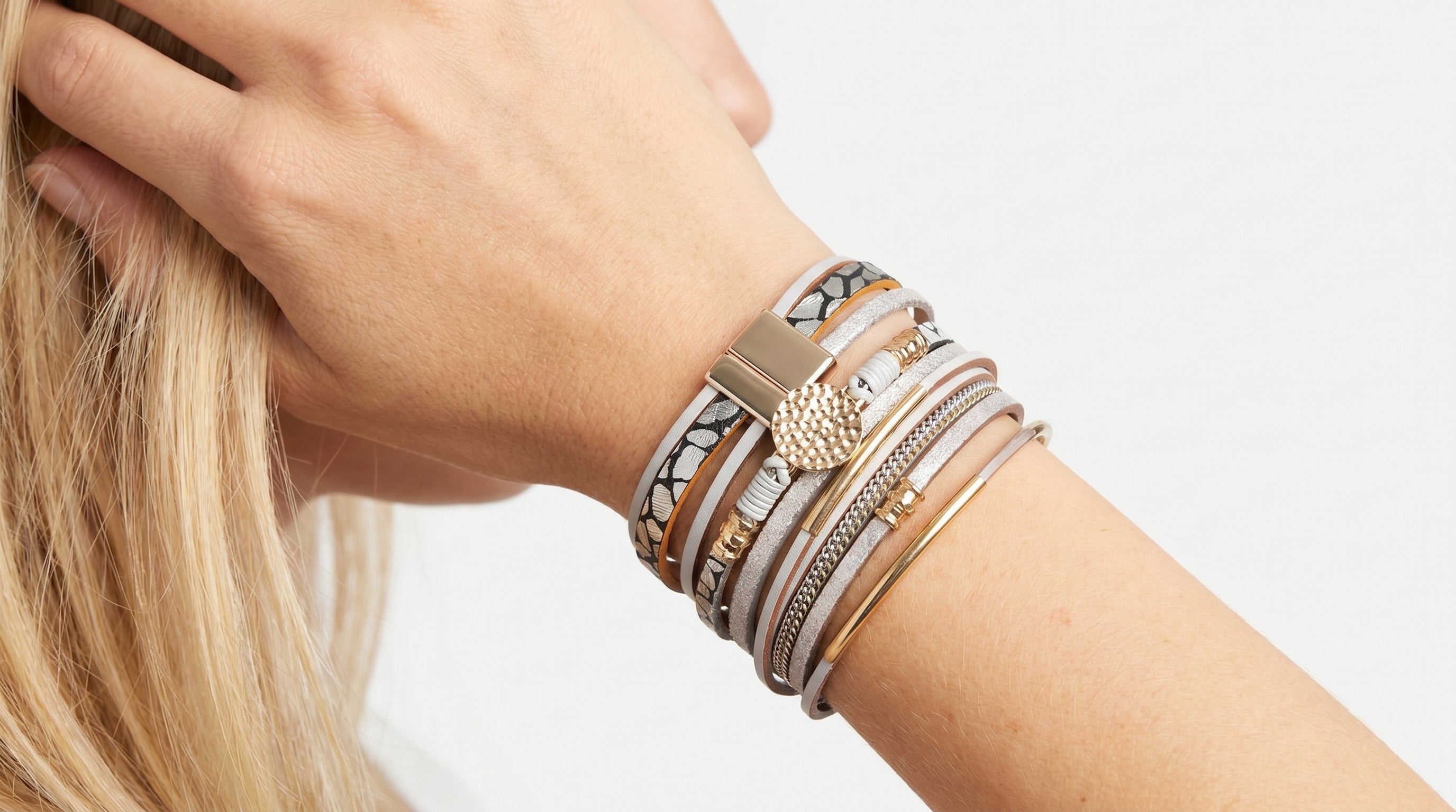 Pulsera Multicapa Glam – Estilo Chic y Sofisticado