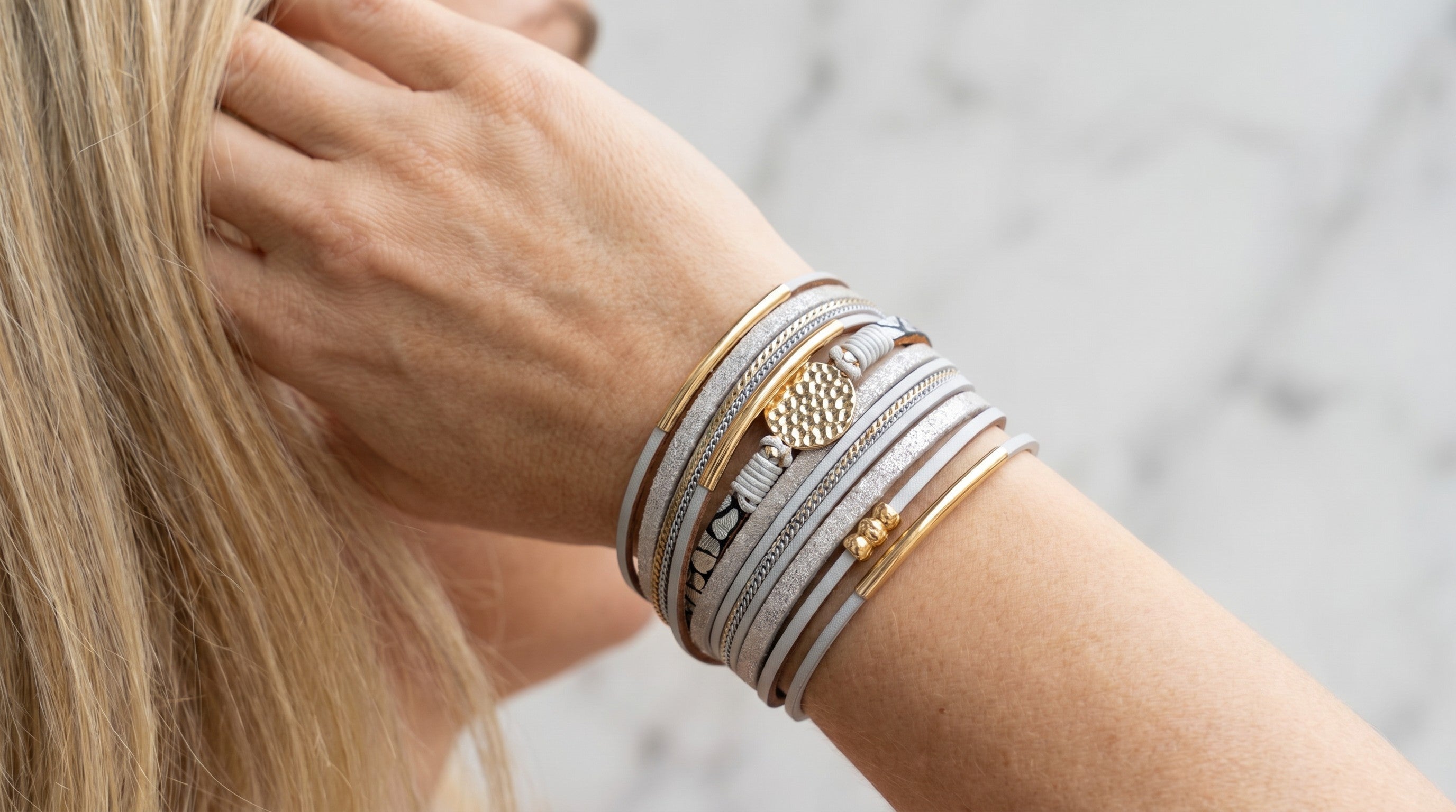 Pulsera Multicapa Glam – Estilo Chic y Sofisticado