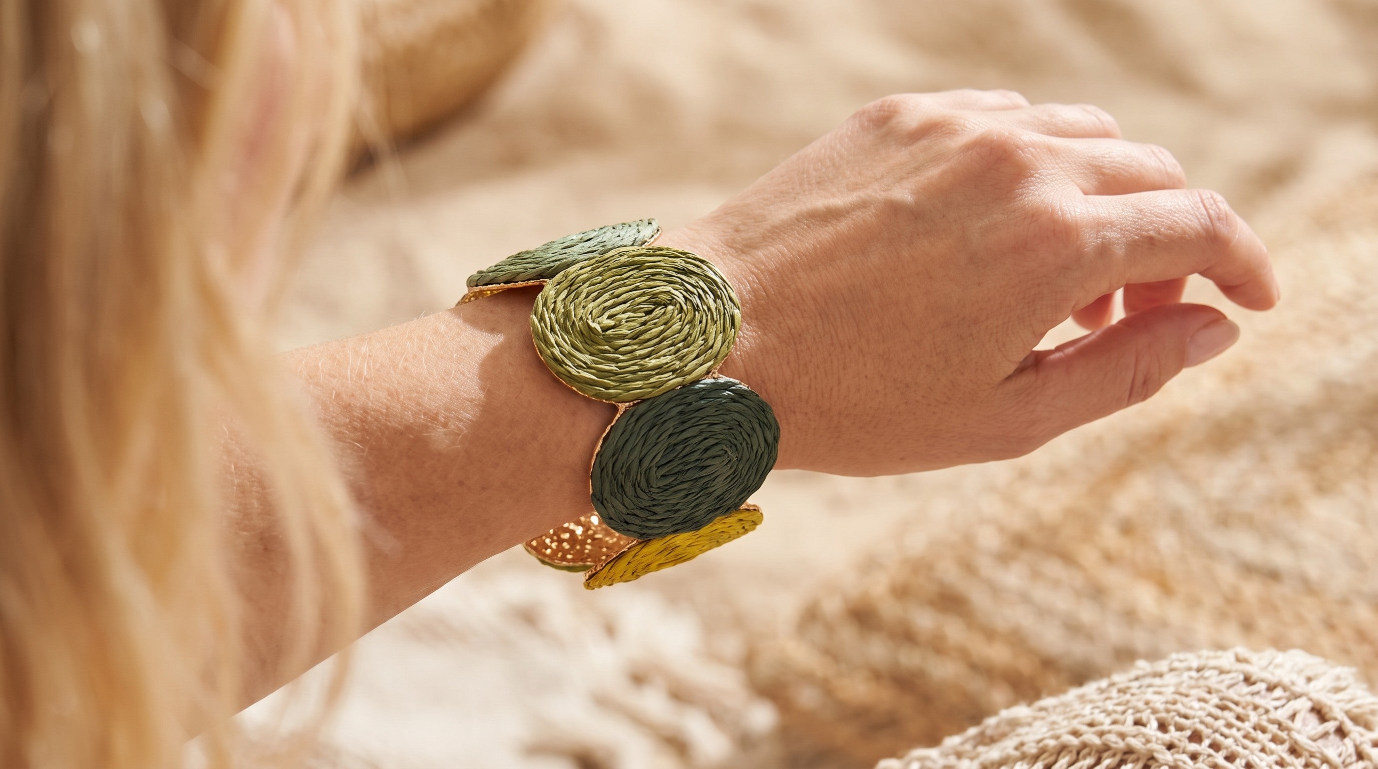 Pulsera Ancha Verde | El accesorio que da vida a tu look
