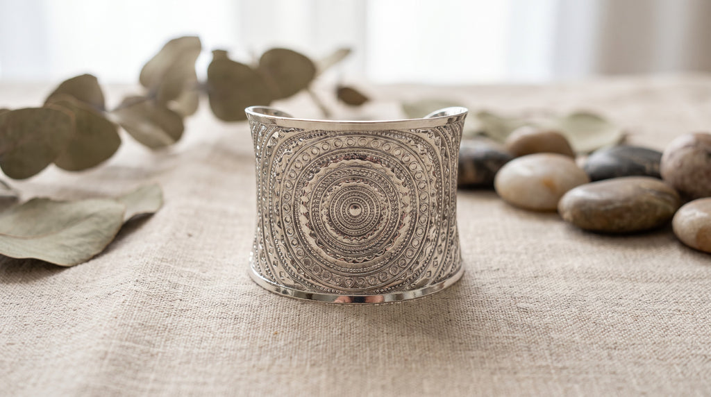Pulsera Ancha Plateada | Elegancia que se nota
