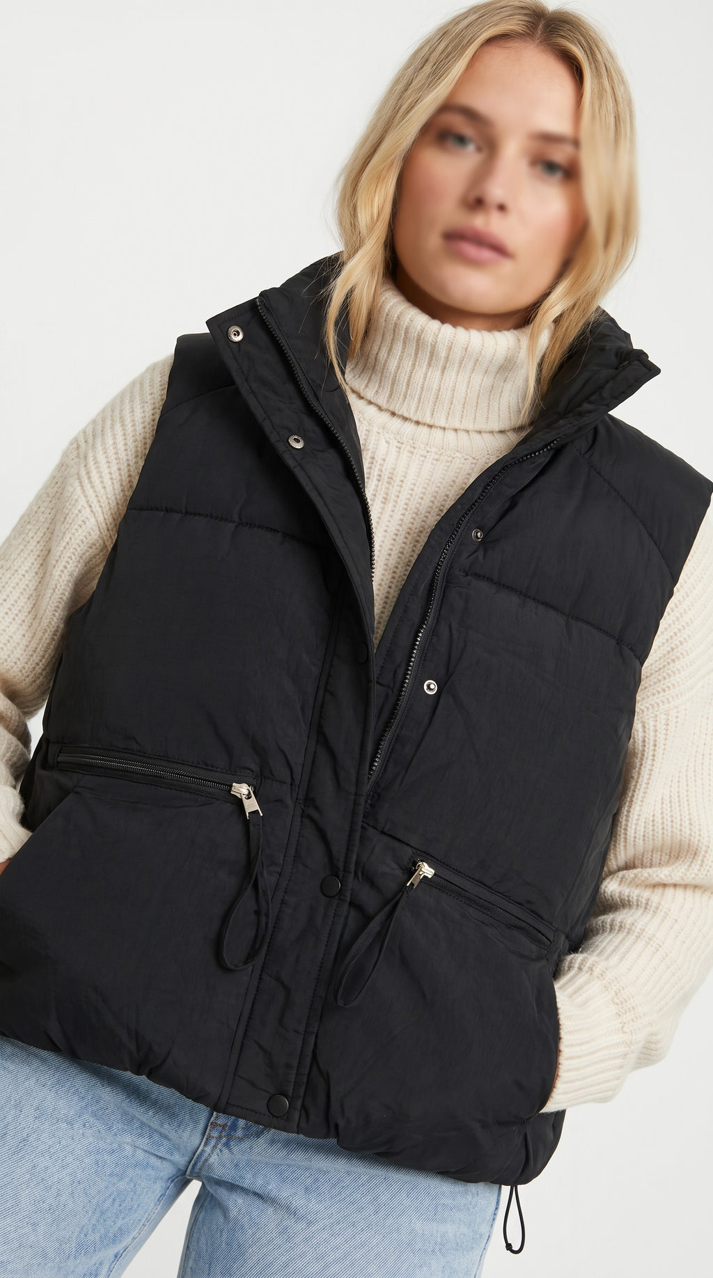 Parka Acolchada Sin Mangas Color Negro | 40% OFF ❄️