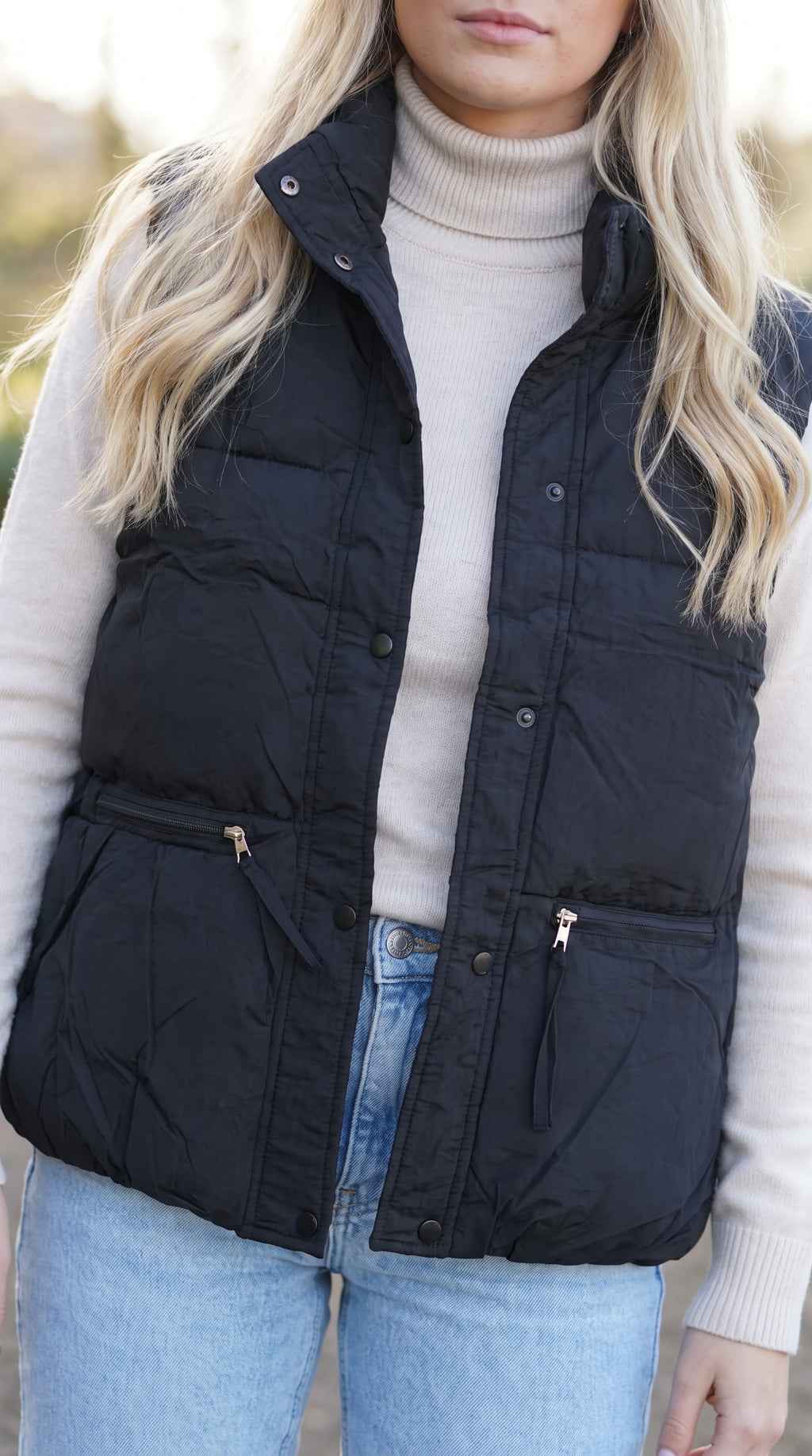 Parka Acolchada Sin Mangas Color Negro | 40% OFF ❄️