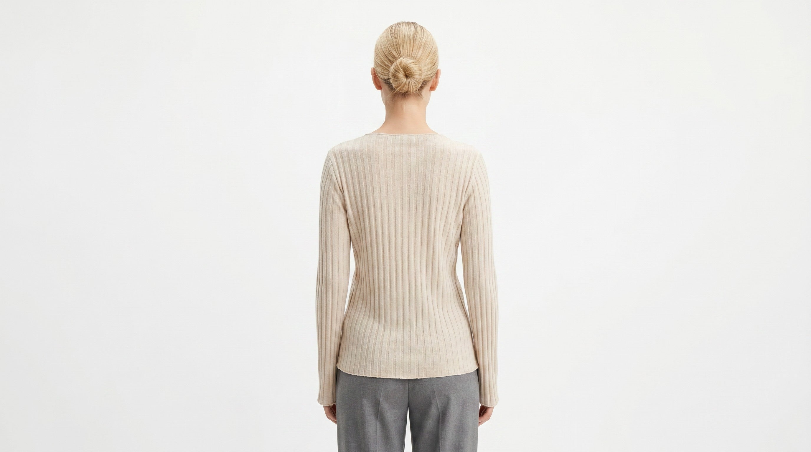 Sweater Beige Acanalado | Suave, Cálido y Siempre Chic