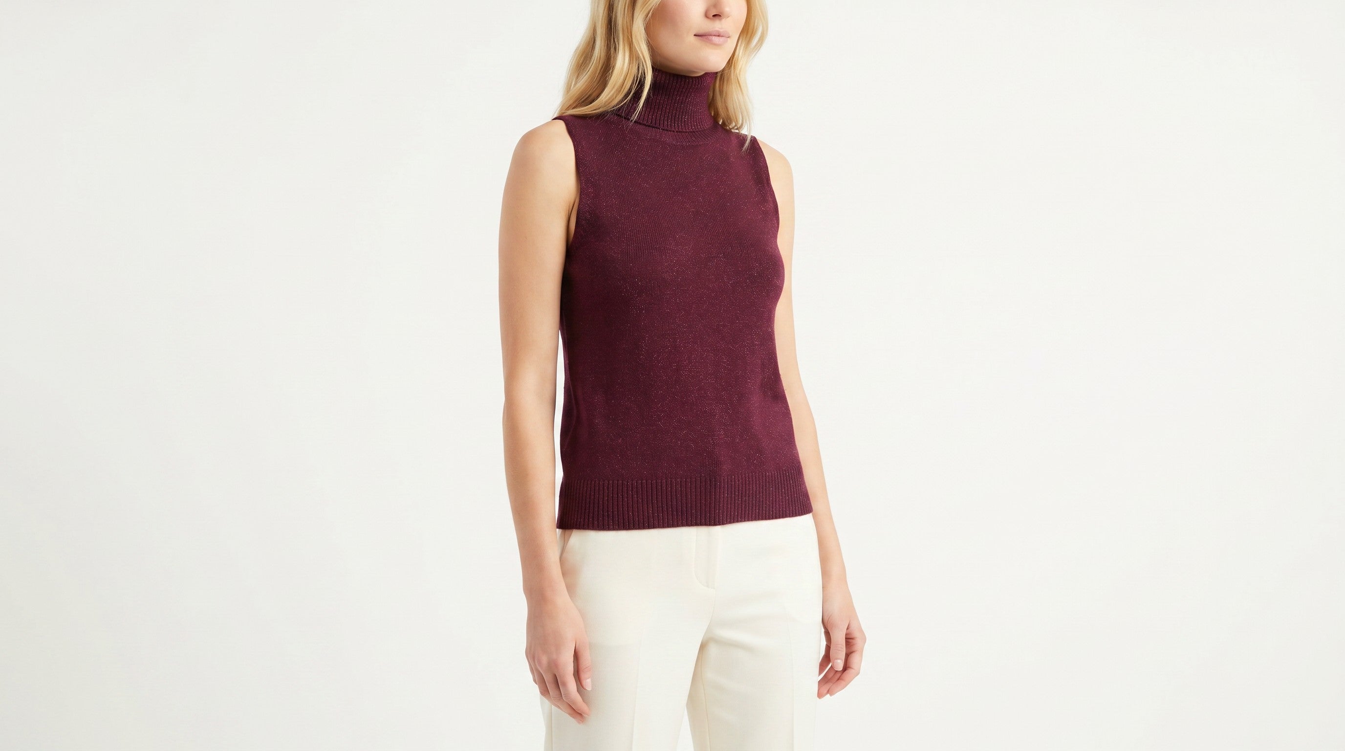 Blusa sin mangas cuello tortuga