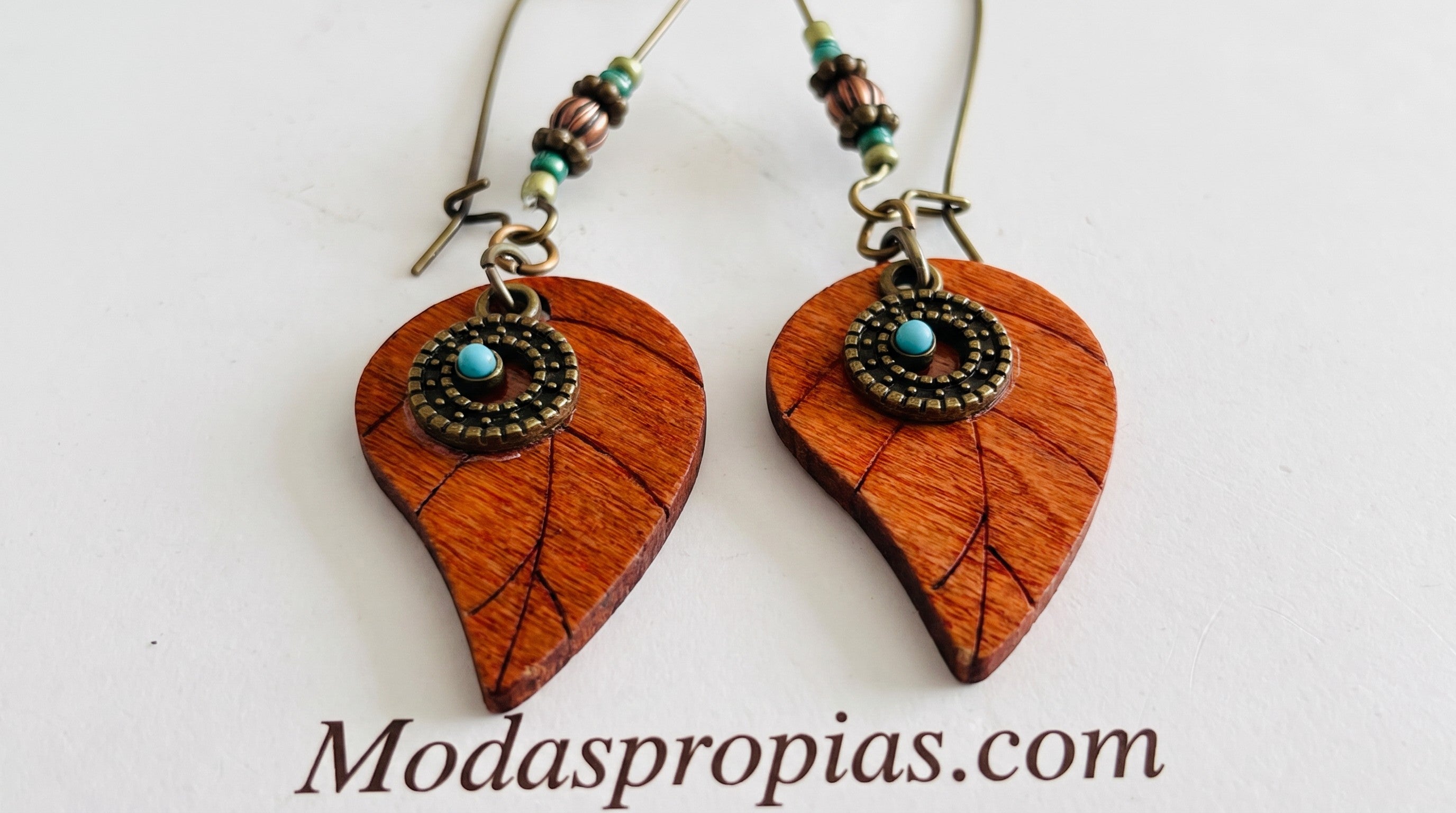 Aretes Hoja con Detalle en Turquesa | Elegancia Natural