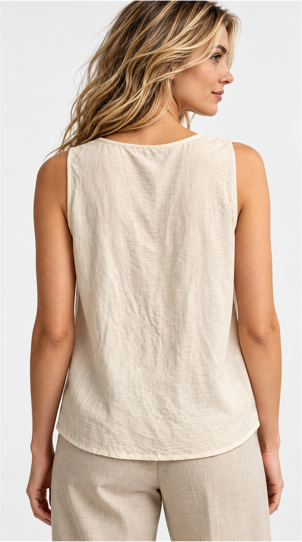 Blusa beige con espalda lisa y cerrada