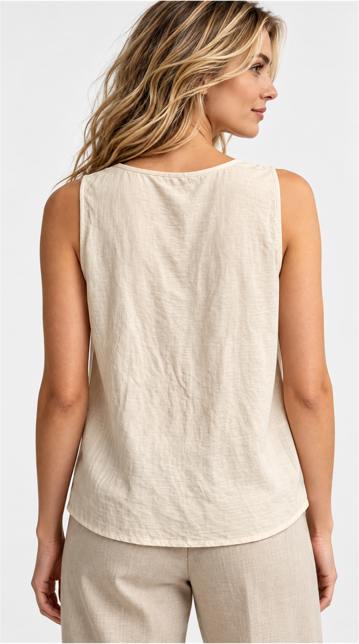 Blusa beige con espalda lisa y cerrada