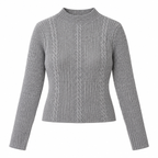 Sweater acanalado cuello medio gris, largo 48 cm, producto completo sobre fondo blanco
