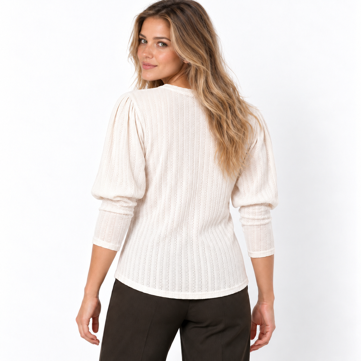 Blusa drapeada beige — pose 3, modelo MODASPROPIAS