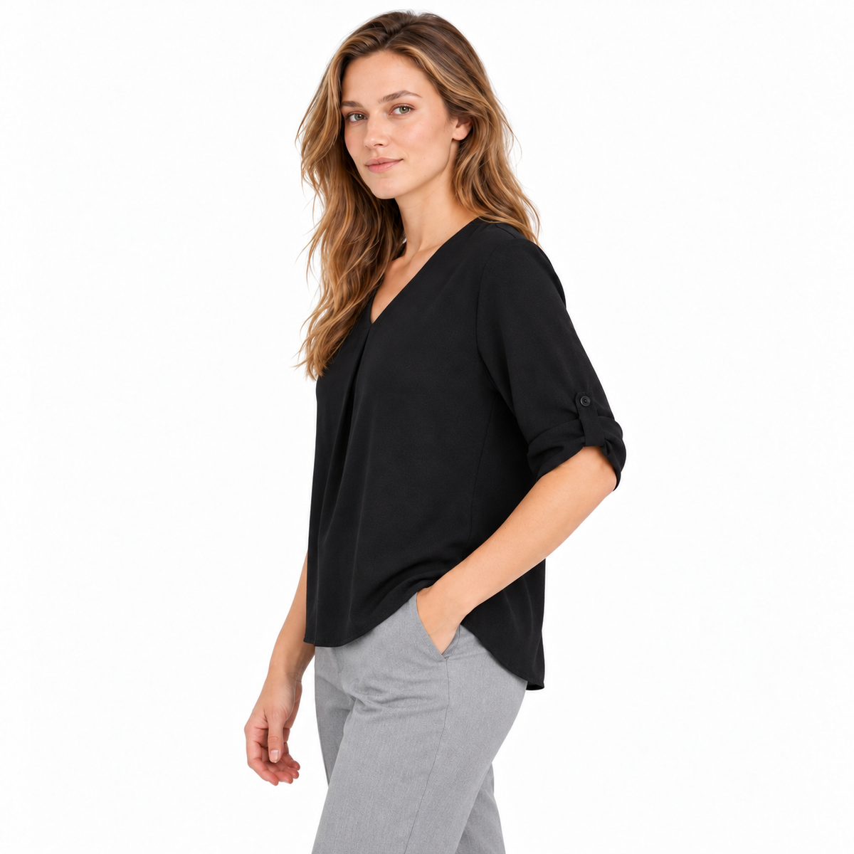 Blusa negra holgada, vista lateral natural