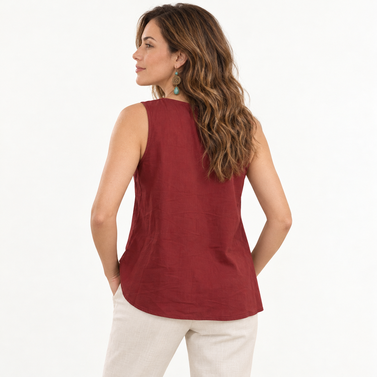 Blusa sin mangas color vino — espalda lisa sin encaje