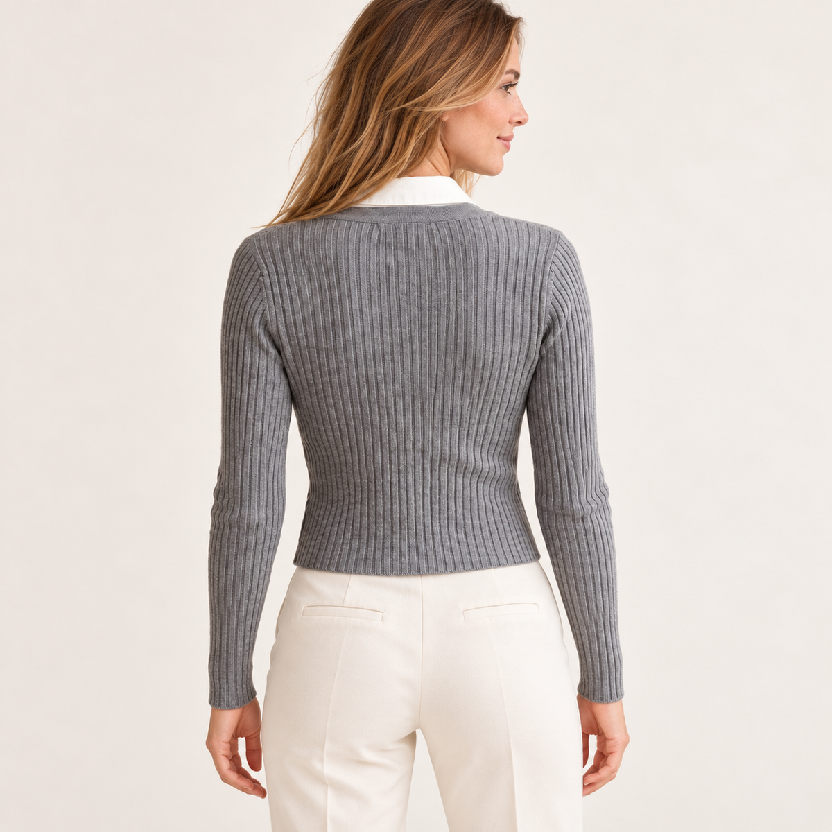Cárdigan con botones dorados gris — espalda
