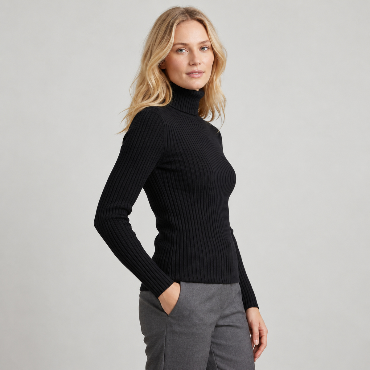 Sweater cuello alto Negro — lado