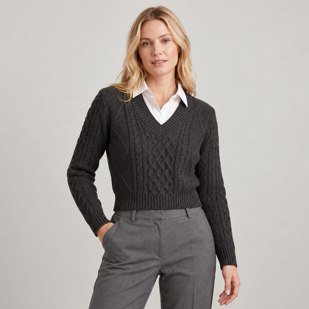 Sweater cuello V negro — frente