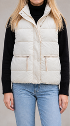 Parka clara sin mangas — frente cerrado