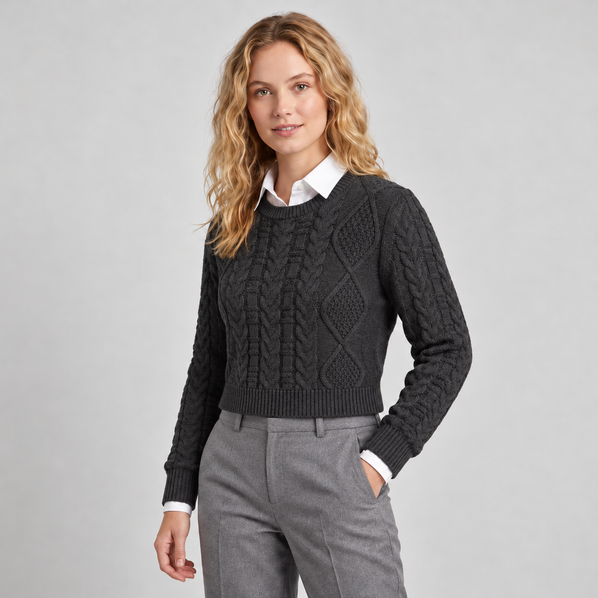 Sweater cuello redondo Negro — lado