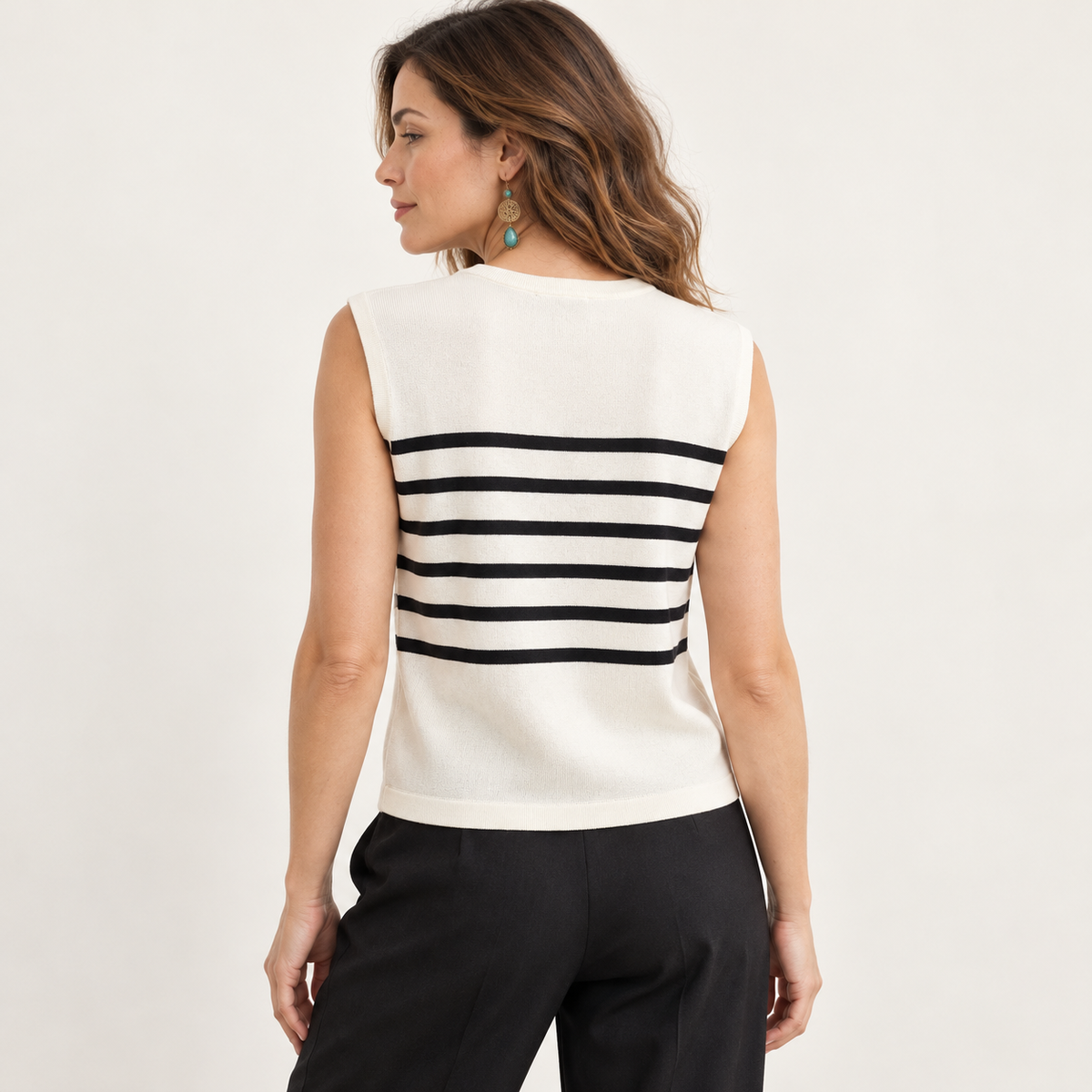 Top tejido blanco y negro — espalda