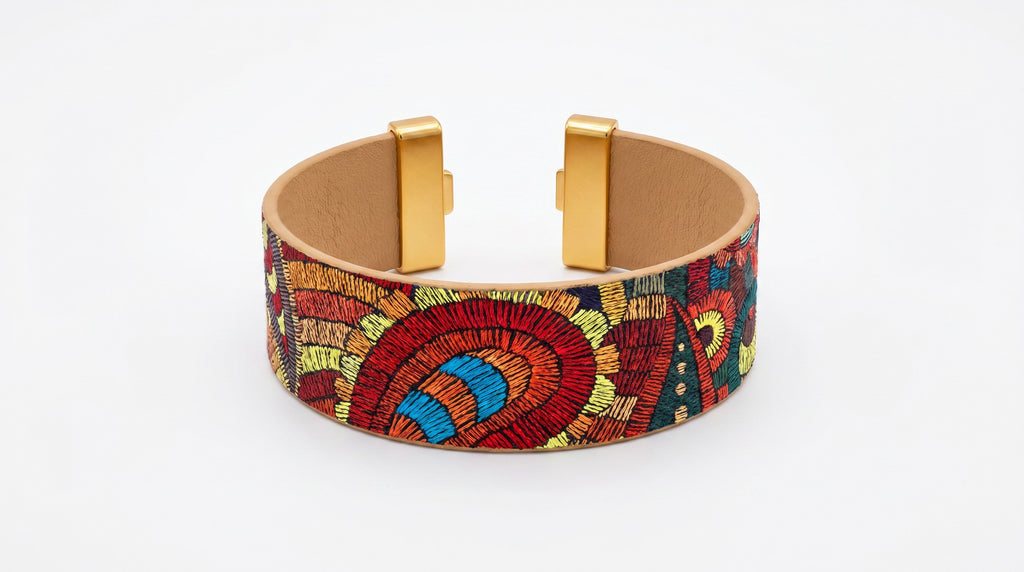 Pulsera Étnica Artesanal – Colores Vibrantes y Estilo Único