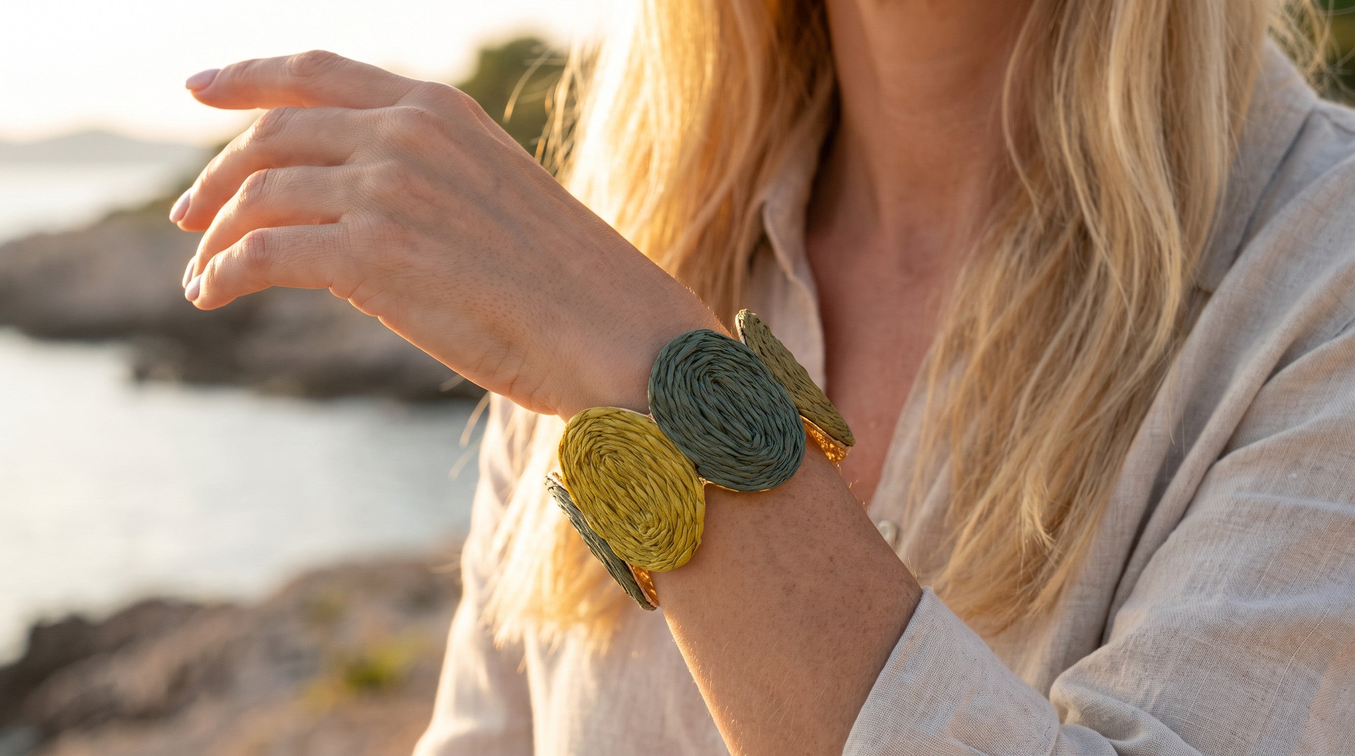 Pulsera Ancha Verde | El accesorio que da vida a tu look